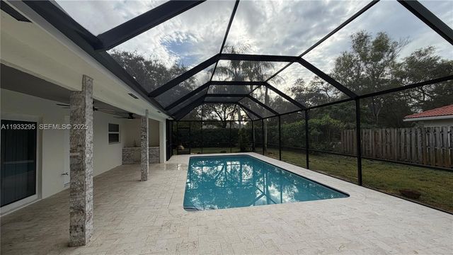 1218 NW 111th Ave, Coral Springs, FL 33071