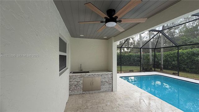 1218 NW 111th Ave, Coral Springs, FL 33071