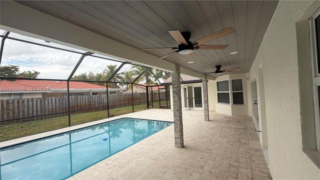 1218 NW 111th Ave, Coral Springs, FL 33071