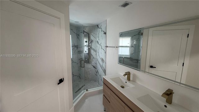 1218 NW 111th Ave, Coral Springs, FL 33071