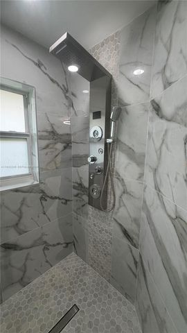 1218 NW 111th Ave, Coral Springs, FL 33071