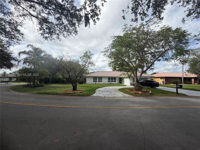 1218 NW 111th Ave, Coral Springs, FL 33071