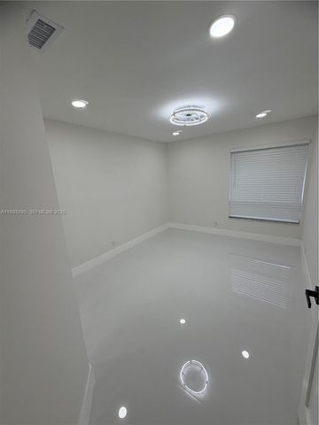 1218 NW 111th Ave, Coral Springs, FL 33071