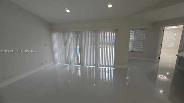 1218 NW 111th Ave, Coral Springs, FL 33071