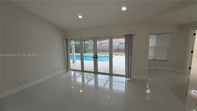 1218 NW 111th Ave, Coral Springs, FL 33071