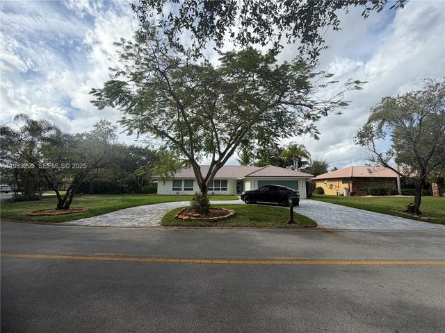 1218 NW 111th Ave, Coral Springs, FL 33071