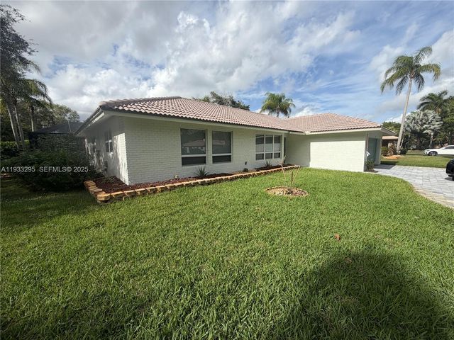 1218 NW 111th Ave, Coral Springs, FL 33071