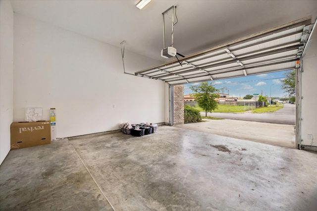 826 Nadine Street, Houston, TX 77009