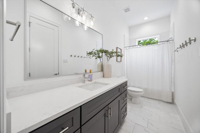 826 Nadine Street, Houston, TX 77009