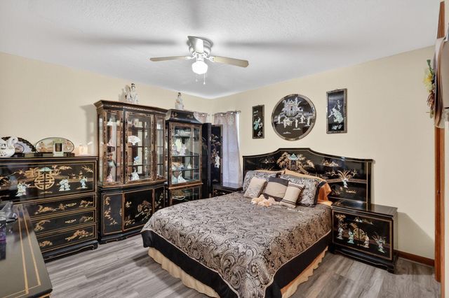 943 SE Brookedge Avenue E, Port St Lucie, FL 34983