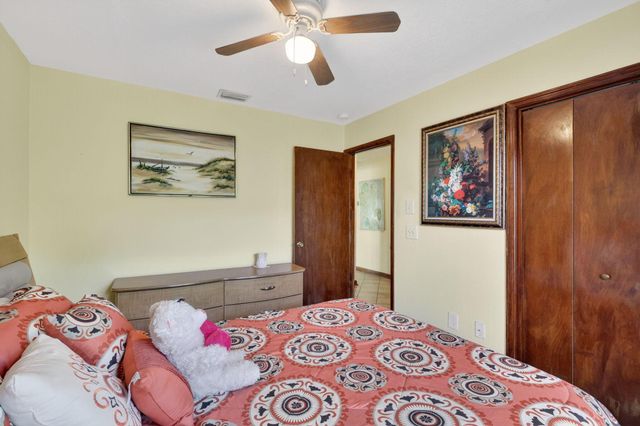 943 SE Brookedge Avenue E, Port St Lucie, FL 34983