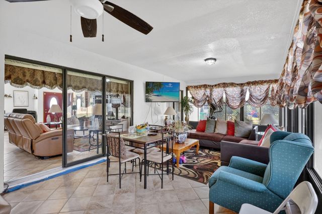 943 SE Brookedge Avenue E, Port St Lucie, FL 34983