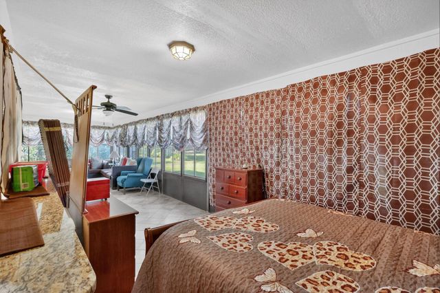 943 SE Brookedge Avenue E, Port St Lucie, FL 34983