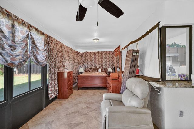 943 SE Brookedge Avenue E, Port St Lucie, FL 34983