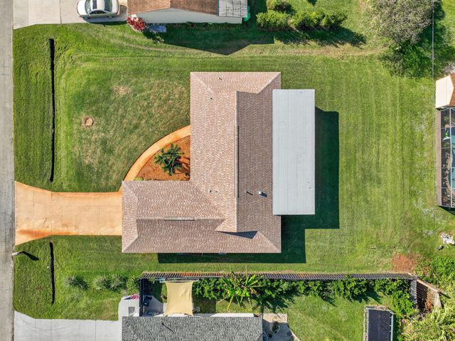 943 SE Brookedge Avenue E, Port St Lucie, FL 34983