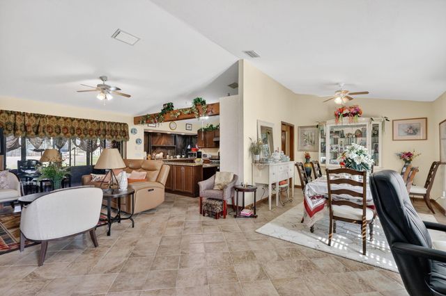 943 SE Brookedge Avenue E, Port St Lucie, FL 34983