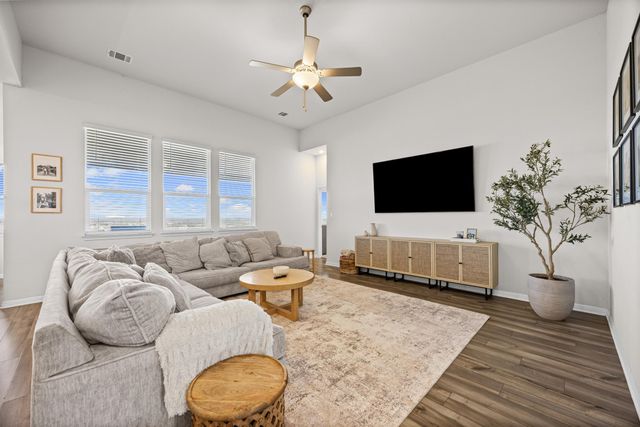 369 Sue Peaks LOOP, Dripping Springs, TX 78620