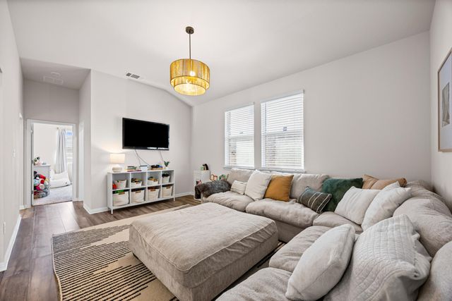 369 Sue Peaks LOOP, Dripping Springs, TX 78620