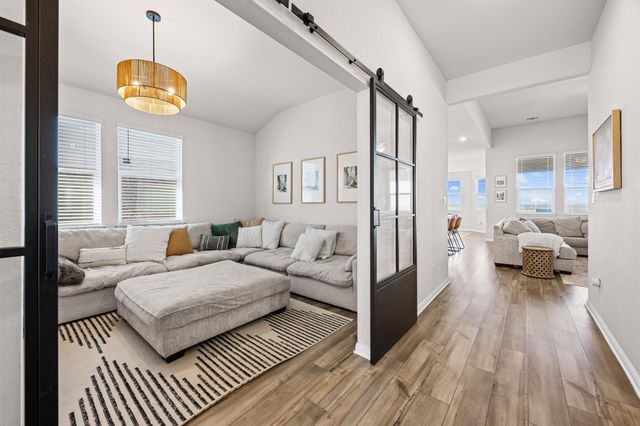 369 Sue Peaks LOOP, Dripping Springs, TX 78620