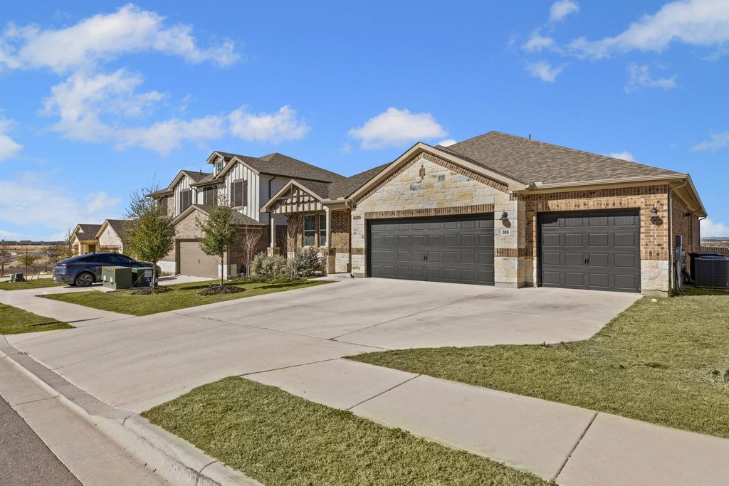 369 Sue Peaks LOOP, Dripping Springs, TX 78620