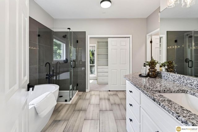 15922 Burt Street, Omaha, NE 68118