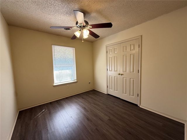 2310 Raven Lane, Fayetteville, AR 72704