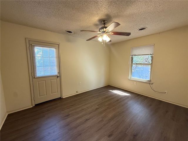 2310 Raven Lane, Fayetteville, AR 72704