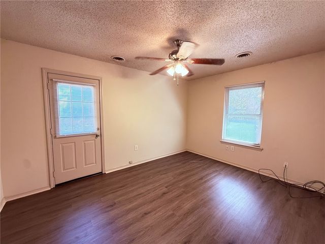 2310 Raven Lane, Fayetteville, AR 72704