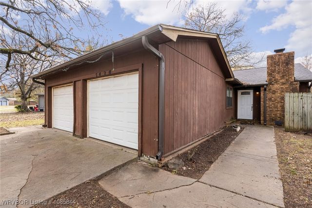 3426, 3424 Bryn Mawr Circle, Fort Smith, AR 72908