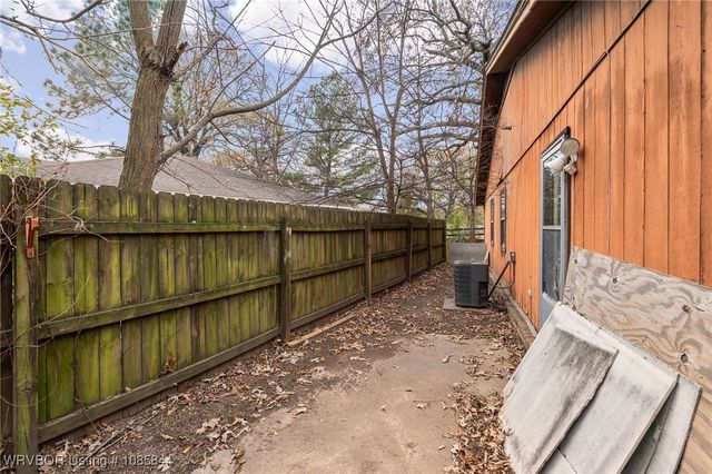 3426, 3424 Bryn Mawr Circle, Fort Smith, AR 72908