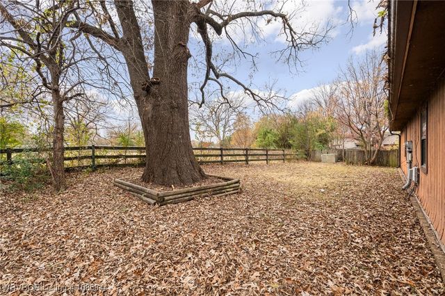 3426, 3424 Bryn Mawr Circle, Fort Smith, AR 72908