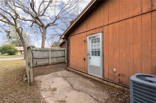 3426, 3424 Bryn Mawr Circle, Fort Smith, AR 72908