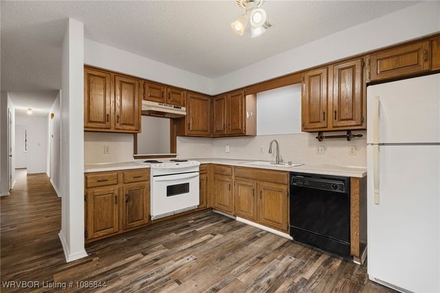 3426, 3424 Bryn Mawr Circle, Fort Smith, AR 72908