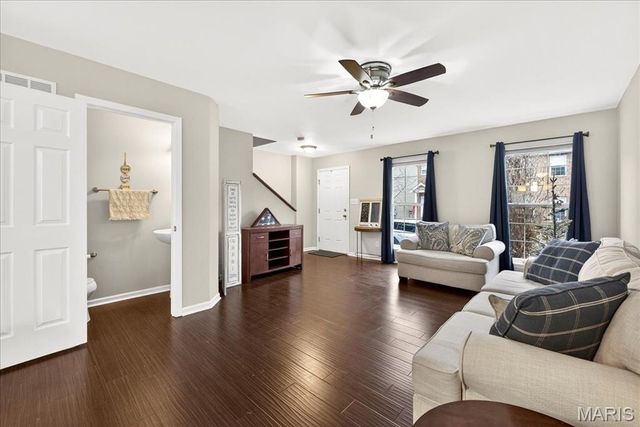 208 Candice Way, St Peters, MO 63376