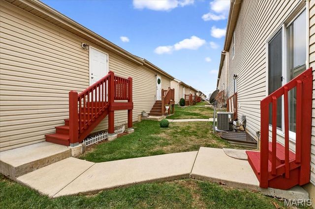 208 Candice Way, St Peters, MO 63376