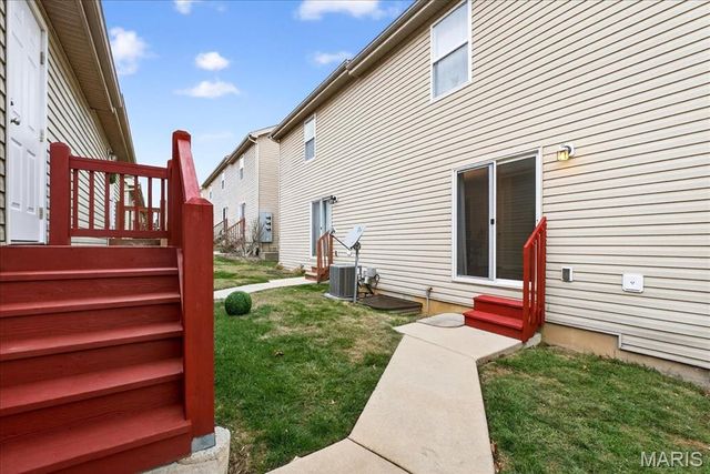 208 Candice Way, St Peters, MO 63376