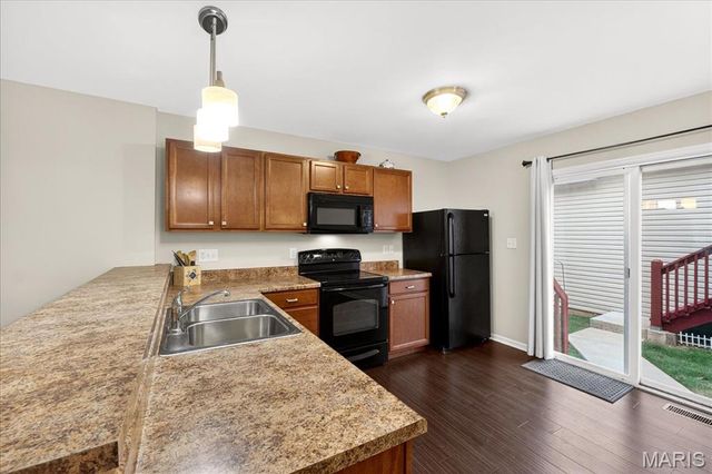 208 Candice Way, St Peters, MO 63376