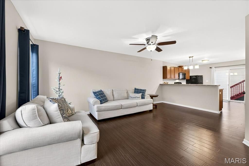 208 Candice Way, St Peters, MO 63376