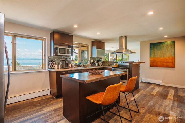 1462 SE Camano Drive, Camano Island, WA 98282