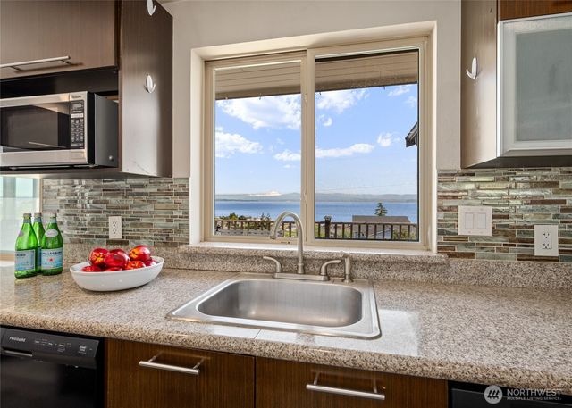 1462 SE Camano Drive, Camano Island, WA 98282