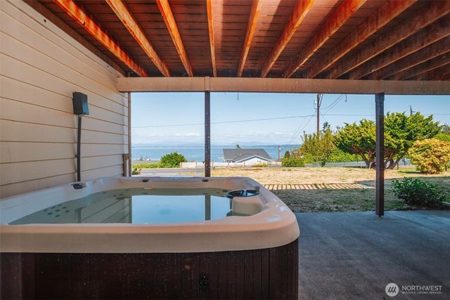 1462 SE Camano Drive, Camano Island, WA 98282