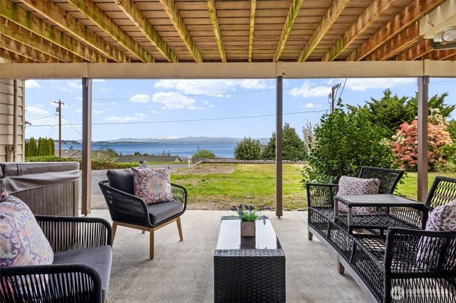 1462 SE Camano Drive, Camano Island, WA 98282