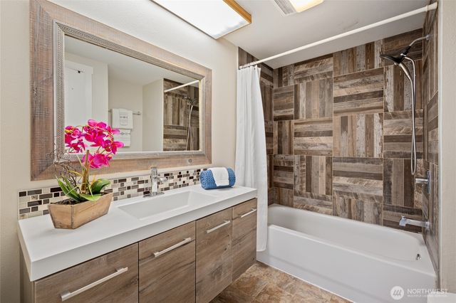 1462 SE Camano Drive, Camano Island, WA 98282