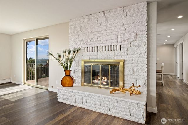 1462 SE Camano Drive, Camano Island, WA 98282