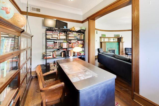4601 N MALDEN Street 3, Chicago, IL 60640