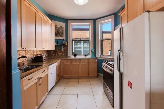 4601 N MALDEN Street 3, Chicago, IL 60640