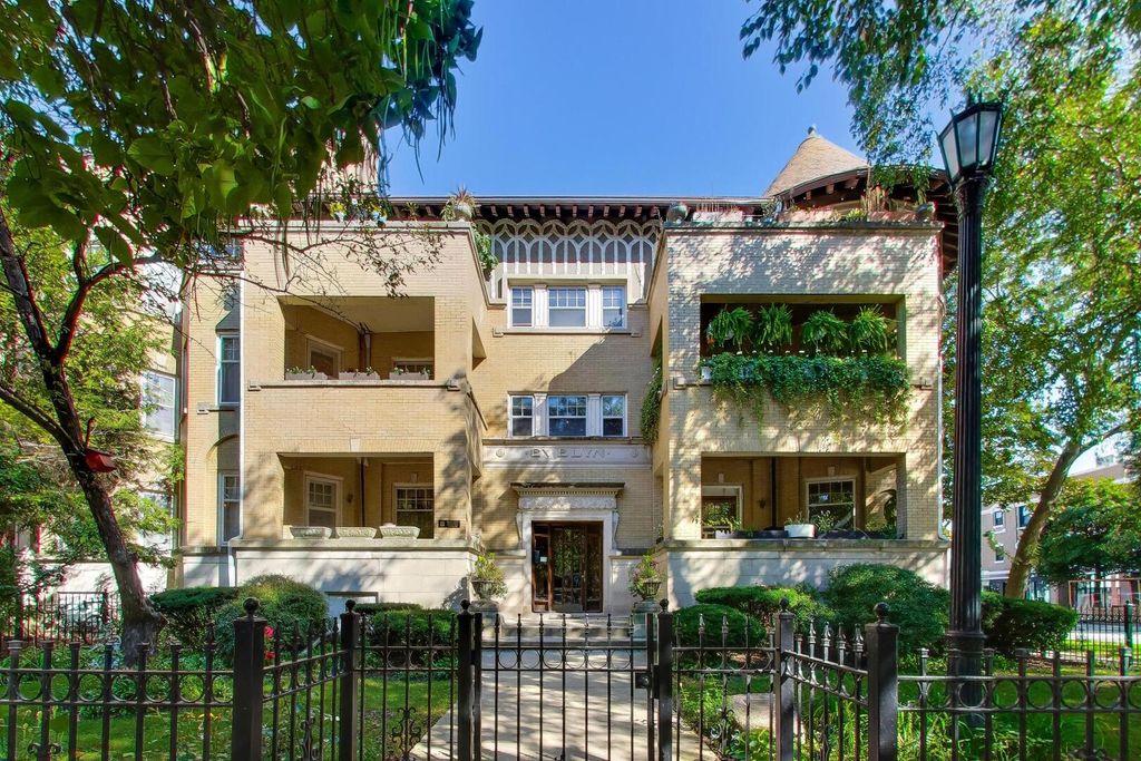 4601 N MALDEN Street 3, Chicago, IL 60640
