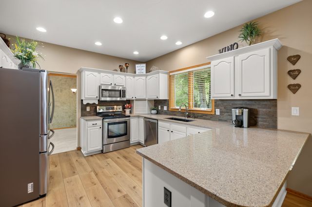 990 SE Westwoods Drive, Waukee, IA 50263