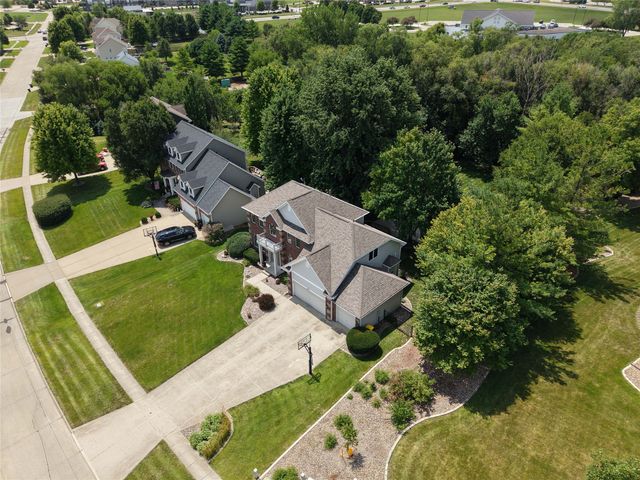990 SE Westwoods Drive, Waukee, IA 50263