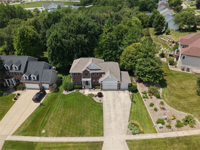 990 SE Westwoods Drive, Waukee, IA 50263